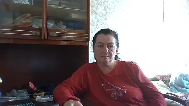 GypsiQueen2 online show from October 29, 2025, 12:04 pm