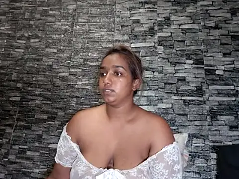 Xindias fantasyX online show from February 5, 2026, 7:32 pm