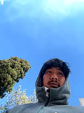 juniiorre online show from October 27, 2025, 9:21 am