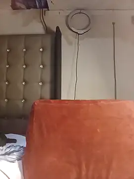 Aaaliyah445 online show from November 28, 2025, 5:24 pm