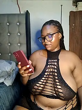 Snapshot of Aaaliyah445 chatting on February 10, 2026, 6:18 pm Aaaliyah445 online show from February 10, 2026, 6:18 pm