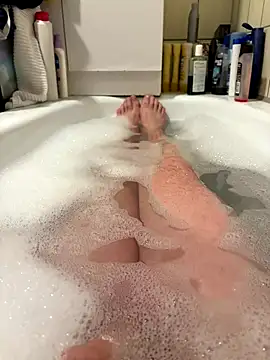 Snapshot of David19932908 chatting on November 25, 2025, 5:57 pm David19932908 online show from November 25, 2025, 5:57 pm