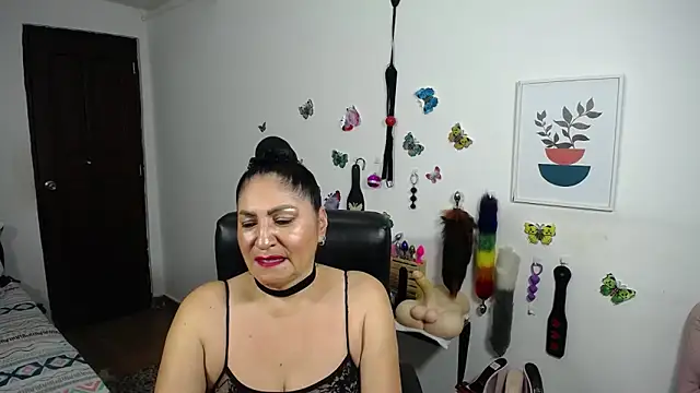 Snapshot of mature_bigboobs10 chatting on December 23, 2025, 4:23 am mature bigboobs10 online show from December 23, 2025, 4:23 am