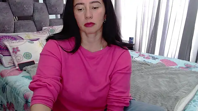 Snapshot of sara_hott_1 chatting on November 7, 2025, 8:46 pm sara hott 1 online show from November 7, 2025, 8:46 pm