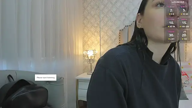 Pia Johnson  online show from April 18, 2026, 11:23 am