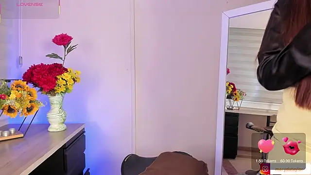 MERIDA TAYLOR online show from March 8, 2025, 1:14 pm