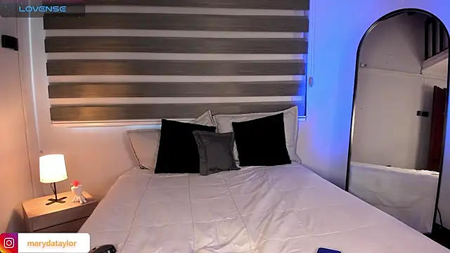 MERIDA TAYLOR online show from January 16, 2026, 1:59 pm