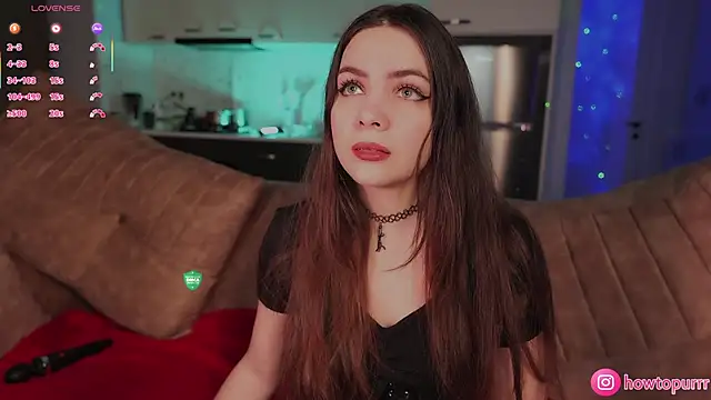 Snapshot of How2Meow chatting on February 8, 2026, 5:43 pm How2Meow online show from February 8, 2026, 5:43 pm