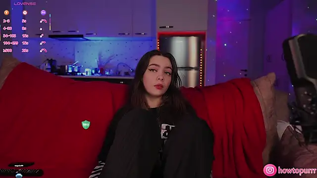 Snapshot of How2Meow chatting on February 1, 2026, 5:44 pm How2Meow online show from February 1, 2026, 5:44 pm