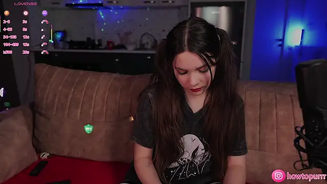 Snapshot of How2Meow chatting on January 9, 2026, 5:09 pm How2Meow online show from January 9, 2026, 5:09 pm