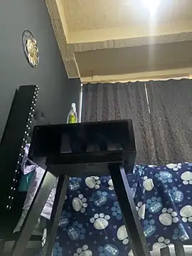 amareto queen online show from April 8, 2026, 10:22 pm