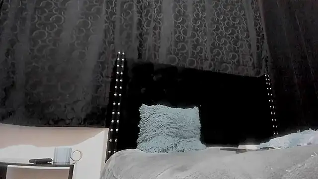 amareto queen online show from December 18, 2025, 10:13 pm