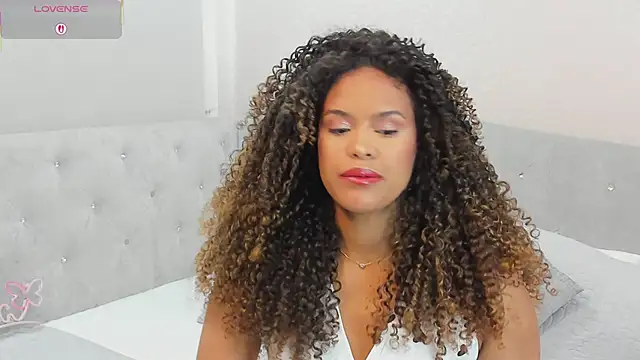 Snapshot of Amelia_bss chatting on February 12, 2026, 2:17 pm Amelia bss online show from February 12, 2026, 2:17 pm