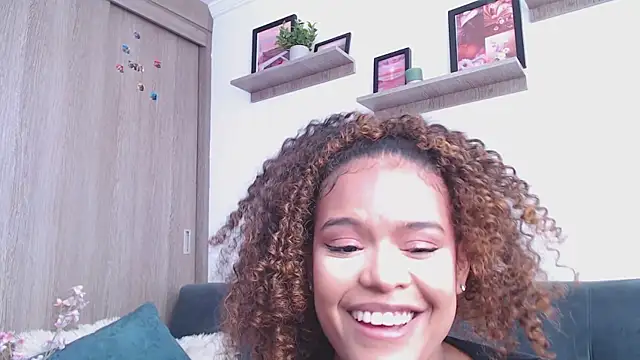 Snapshot of Amelia_bss chatting on October 26, 2025, 1:00 pm Amelia bss online show from October 26, 2025, 1:00 pm