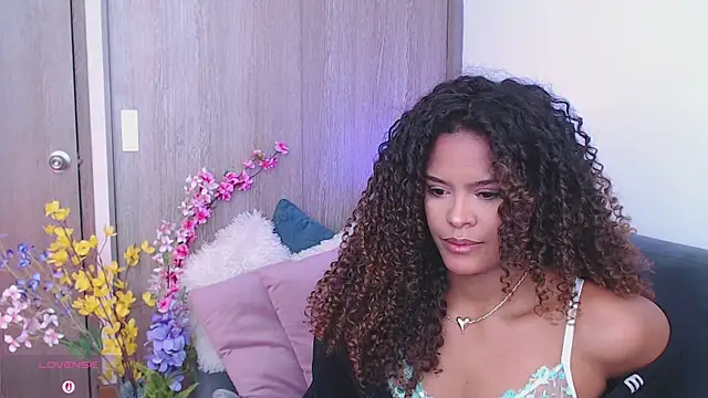 Snapshot of Amelia_bss chatting on November 12, 2025, 2:43 pm Amelia bss online show from November 12, 2025, 2:43 pm