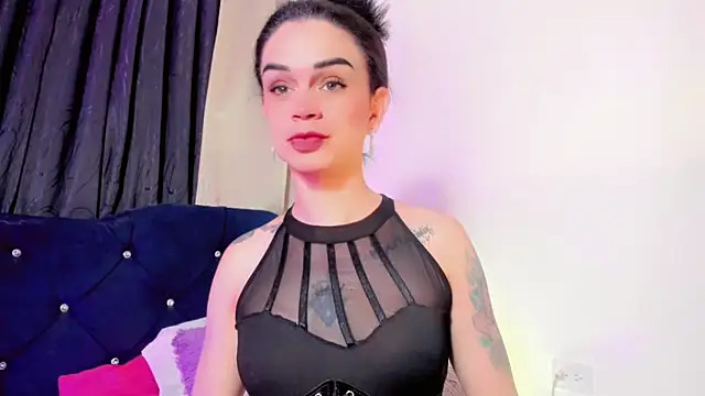 lesly xx online show from November 18, 2025, 3:21 am