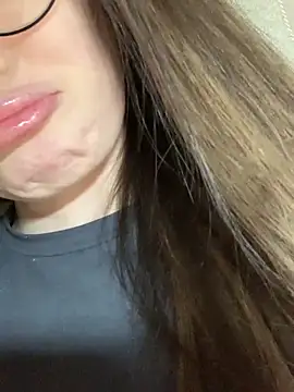 MiaBlossom online show from December 5, 2024, 9:44 pm