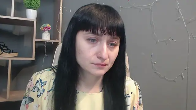 NinaFlawlees online show from November 29, 2025, 1:11 pm