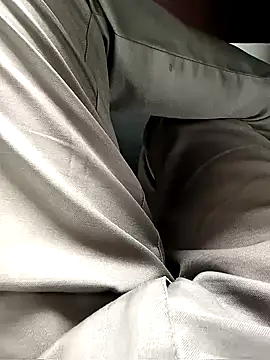 robinsan1010 online show from March 3, 2025, 7:46 am