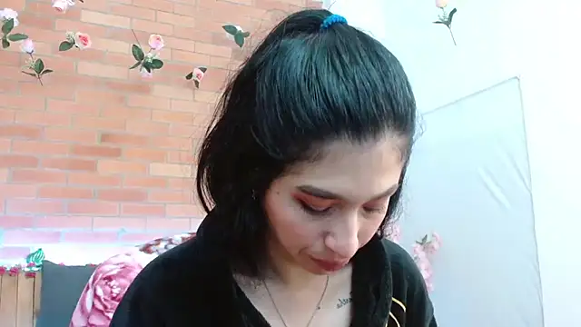 Snapshot of adriscute chatting on June 21, 2026, 2:39 am adriscute online show from June 21, 2026, 2:39 am