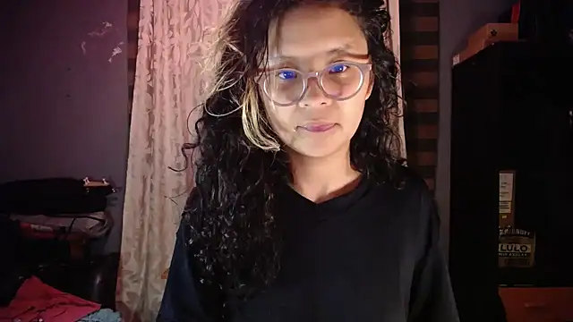 Snapshot of Hathorlove chatting on March 4, 2026, 6:43 am Hathorlove online show from March 4, 2026, 6:43 am