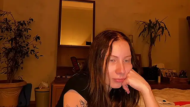 elfess online show from October 7, 2025, 7:37 pm