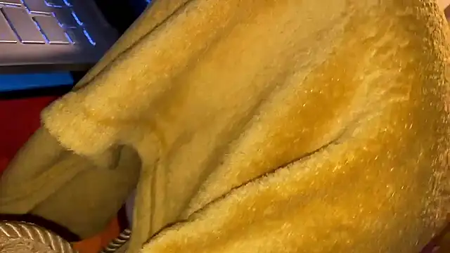 elfess online show from October 21, 2025, 5:29 am