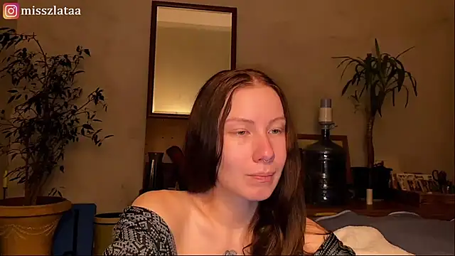 elfess online show from November 18, 2025, 6:33 pm