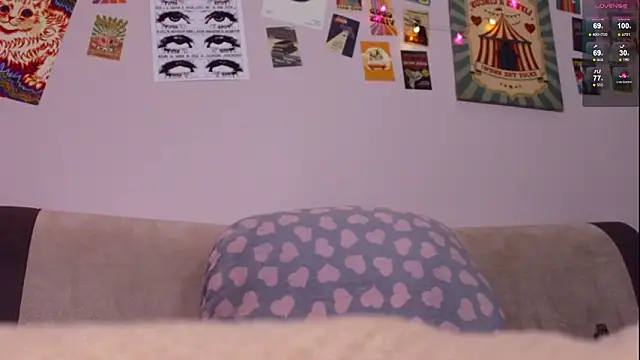 Snapshot of Luna_Blake chatting on March 12, 2026, 12:42 pm Luna Blake online show from March 12, 2026, 12:42 pm