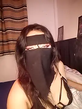 Bayan-Queen online show from November 2, 2025, 5:29 pm