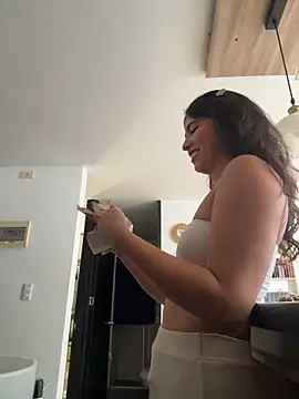 Gaby zahir  online show from November 29, 2025, 2:06 pm