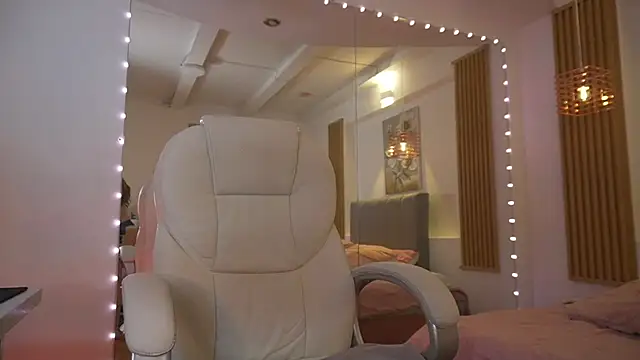 baby sammyy online show from November 2, 2025, 8:36 pm