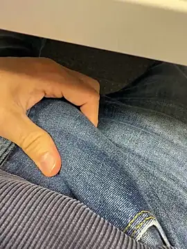 KielerMen online show from April 21, 2026, 2:03 am