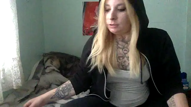 Snapshot of alexabunni chatting on July 27, 2026, 5:42 pm alexabunni online show from July 27, 2026, 5:42 pm