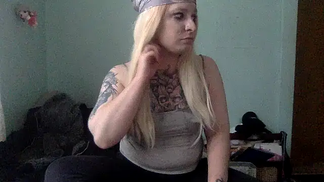 Snapshot of alexabunni chatting on June 19, 2026, 3:40 pm alexabunni online show from June 19, 2026, 3:40 pm