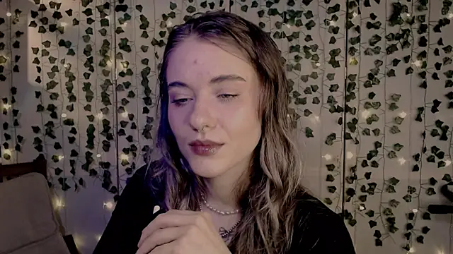 Snapshot of risha_laas chatting on January 30, 2025, 6:21 pm risha laas online show from January 30, 2025, 6:21 pm