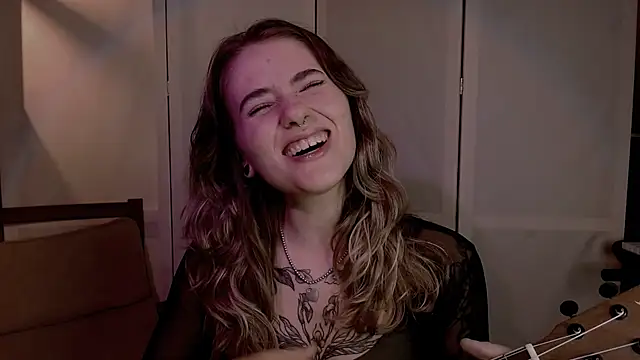 Snapshot of risha_laas chatting on December 18, 2024, 8:36 pm risha laas online show from December 18, 2024, 8:36 pm