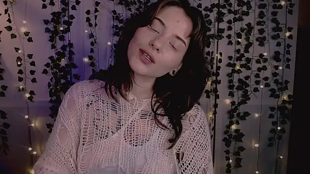 Snapshot of risha_laas chatting on October 11, 2025, 8:21 pm risha laas online show from October 11, 2025, 8:21 pm