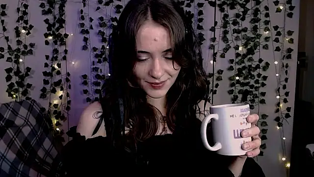 risha laas online show from April 19, 2026, 8:11 pm