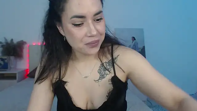 RoxannePure online show from March 20, 2026, 4:13 am