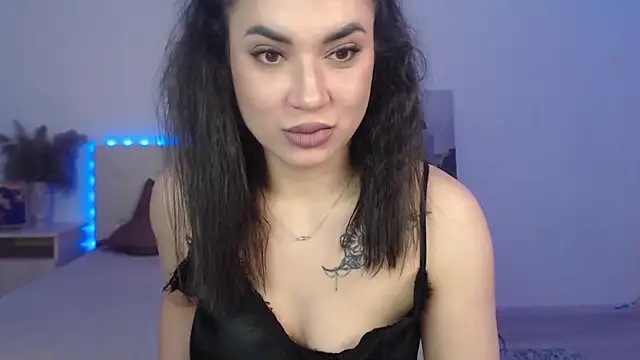 Snapshot of RoxannePure chatting on February 16, 2026, 4:22 am RoxannePure online show from February 16, 2026, 4:22 am