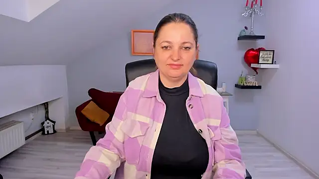 LollaGirl online show from March 23, 2026, 4:12 am