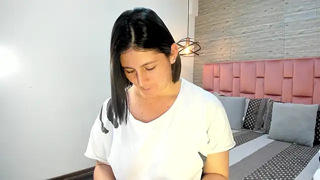SarahDeyvis online show from February 21, 2025, 7:32 pm