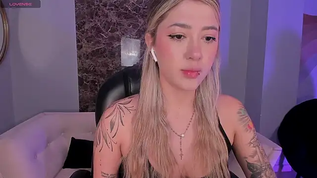 EveBensonX online show from October 14, 2025, 12:17 pm