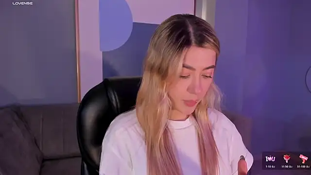 EveBensonX online show from November 20, 2025, 7:36 pm