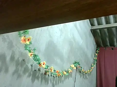 2ocmaxi online show from October 9, 2025, 7:36 pm