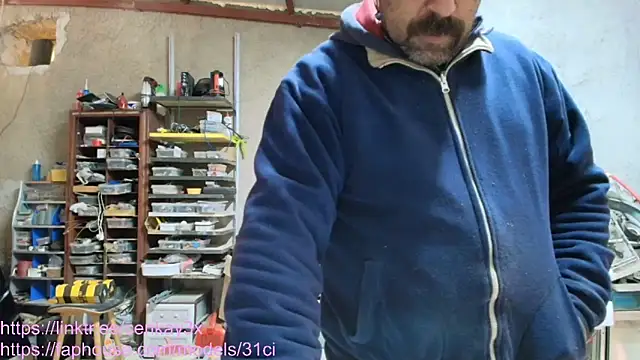 masculine bear daddy online show from December 22, 2025, 4:51 pm