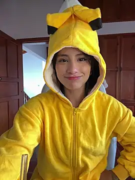 Snapshot of Ale_Lewis chatting on February 8, 2026, 9:23 pm Ale Lewis online show from February 8, 2026, 9:23 pm