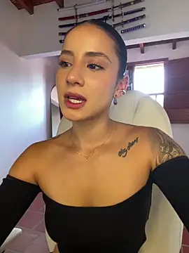 Snapshot of Ale_Lewis chatting on February 27, 2026, 9:03 pm Ale Lewis online show from February 27, 2026, 9:03 pm