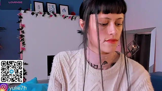  Jessy Moon  online show from February 18, 2026, 7:10 pm